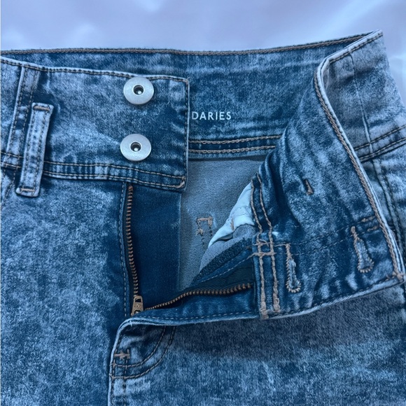 Woman’s Jean Shorts - Picture 2 of 2